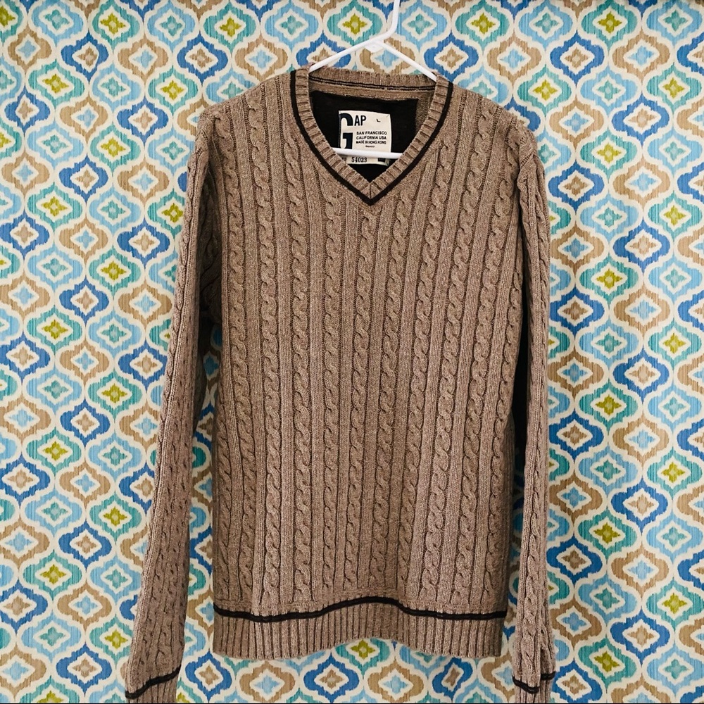 Vintage GAP v-neck pullover sweater (size L)